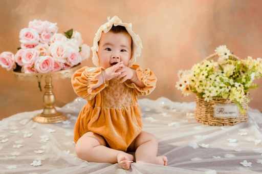 来宾宝宝几岁可以喝纯牛奶 来宾宝宝几岁可以喝纯牛奶