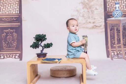 来宾宝宝吃迷糊奶如何纠正